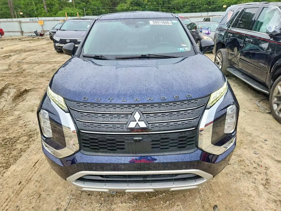 2022 MITSUBISHI OUTLANDER SE  