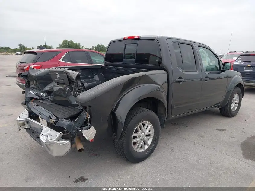 2015 NISSAN FRONTIER SV