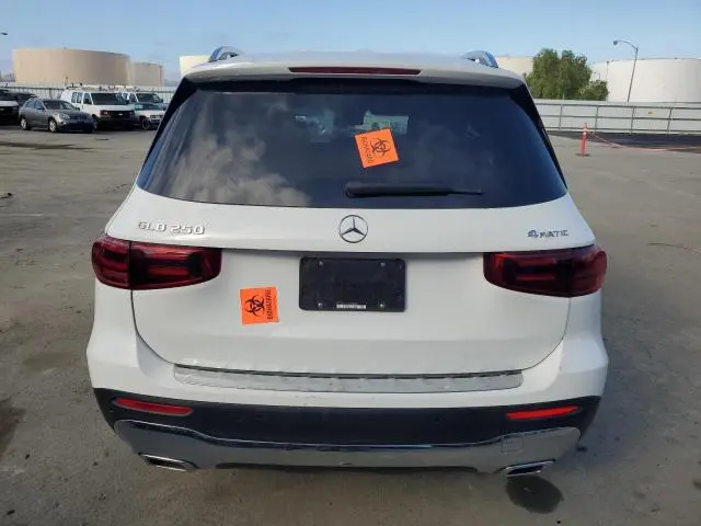 2025 MERCEDES-BENZ GLB 250 4MATIC  