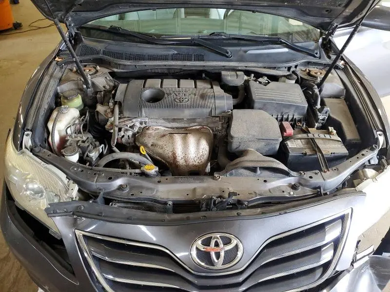2011 TOYOTA CAMRY XLE  