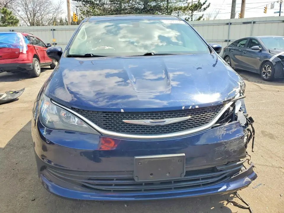 2017 CHRYSLER PACIFICA LX  