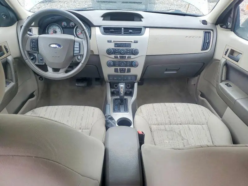 2010 FORD FOCUS SE  