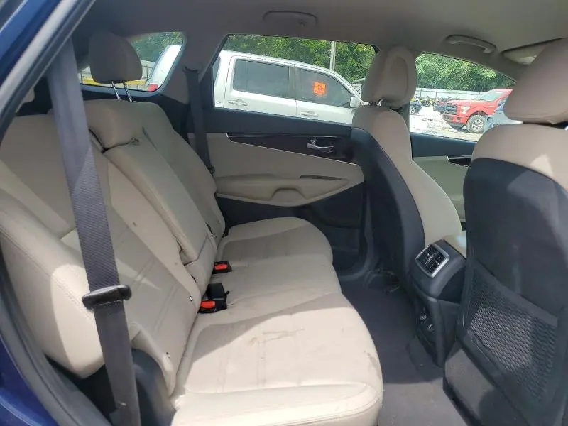 2017 KIA SORENTO LX V6  