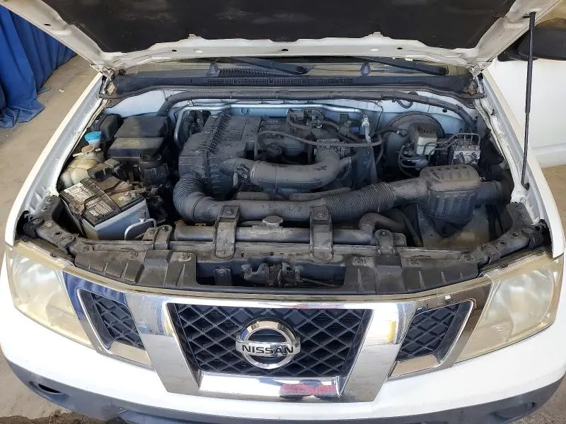 2013 NISSAN FRONTIER S  