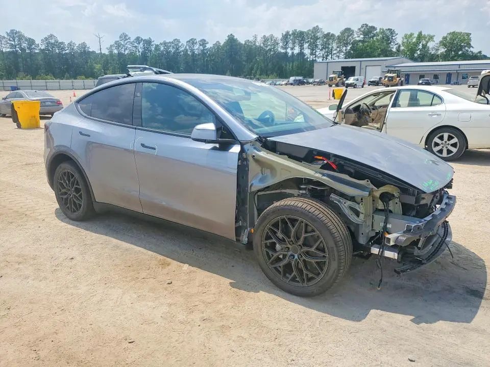 2026 TESLA MODEL Y   