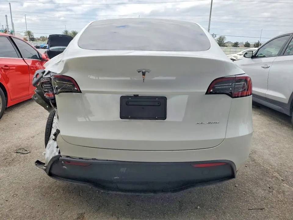 2025 TESLA MODEL Y   