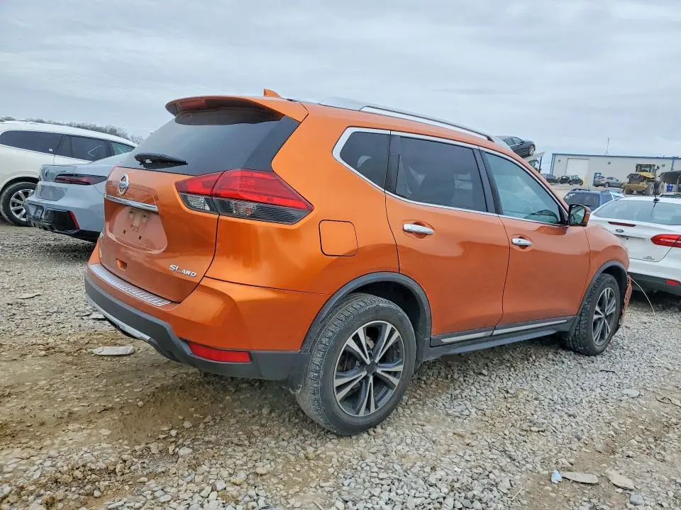 2017 NISSAN ROGUE SL  