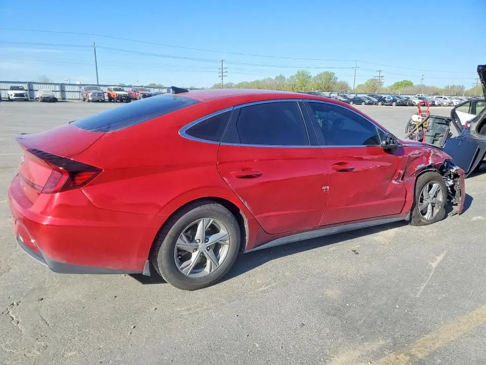 2022 HYUNDAI SONATA SE  
