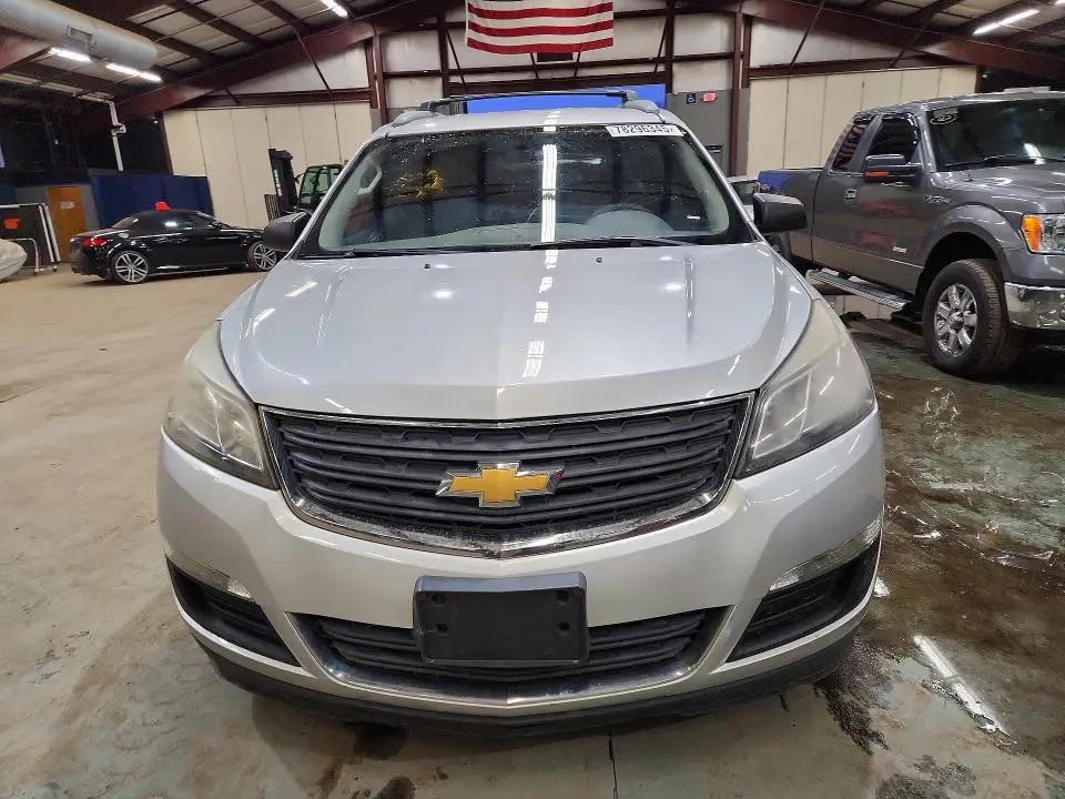 2013 CHEVROLET TRAVERSE LS  