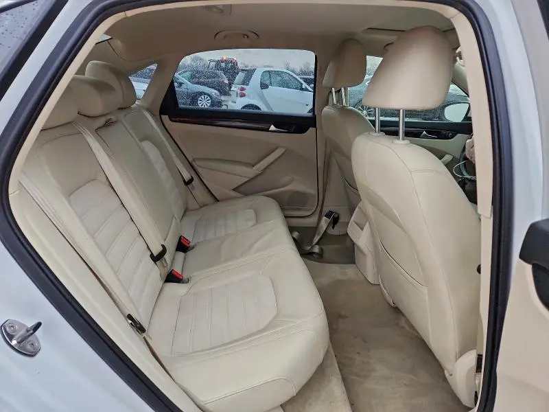 2012 VOLKSWAGEN PASSAT SEL  