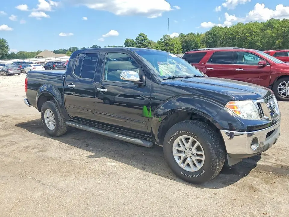 2014 NISSAN FRONTIER SL  