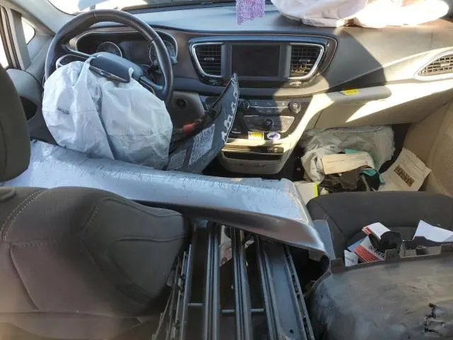 2020 CHRYSLER VOYAGER LX  