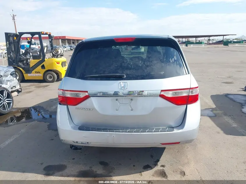 2011 HONDA ODYSSEY LX