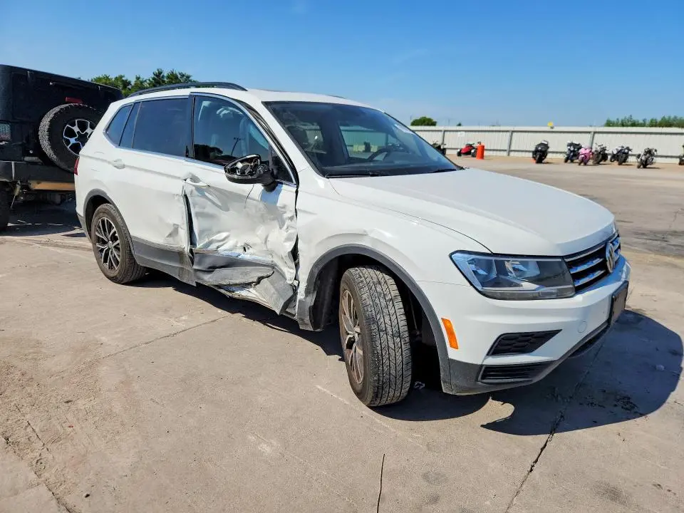 2020 VOLKSWAGEN TIGUAN SE  