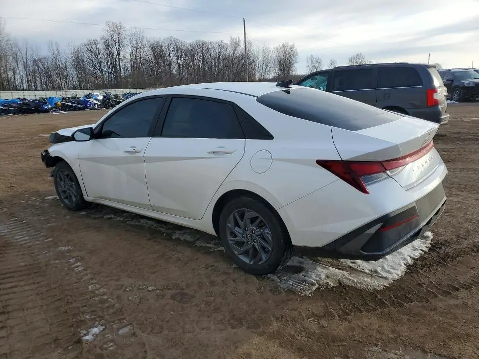 2024 HYUNDAI ELANTRA SEL  