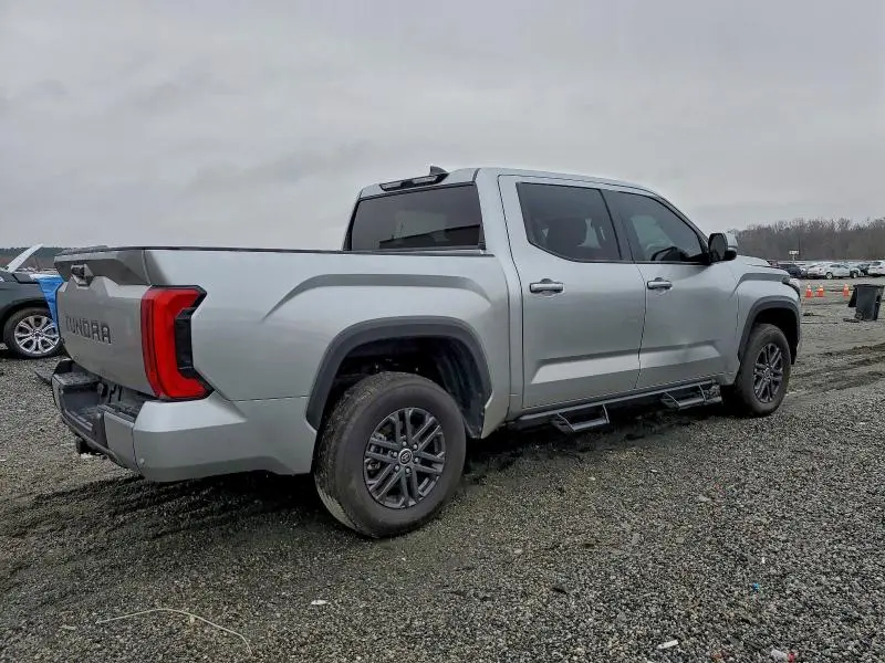 2024 TOYOTA TUNDRA CREWMAX SR  