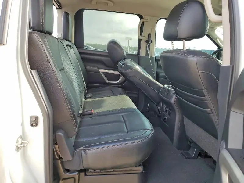 2017 NISSAN TITAN SL  