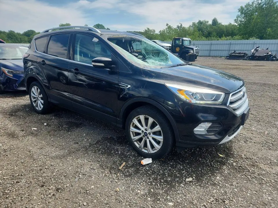 2017 FORD ESCAPE TITANIUM  