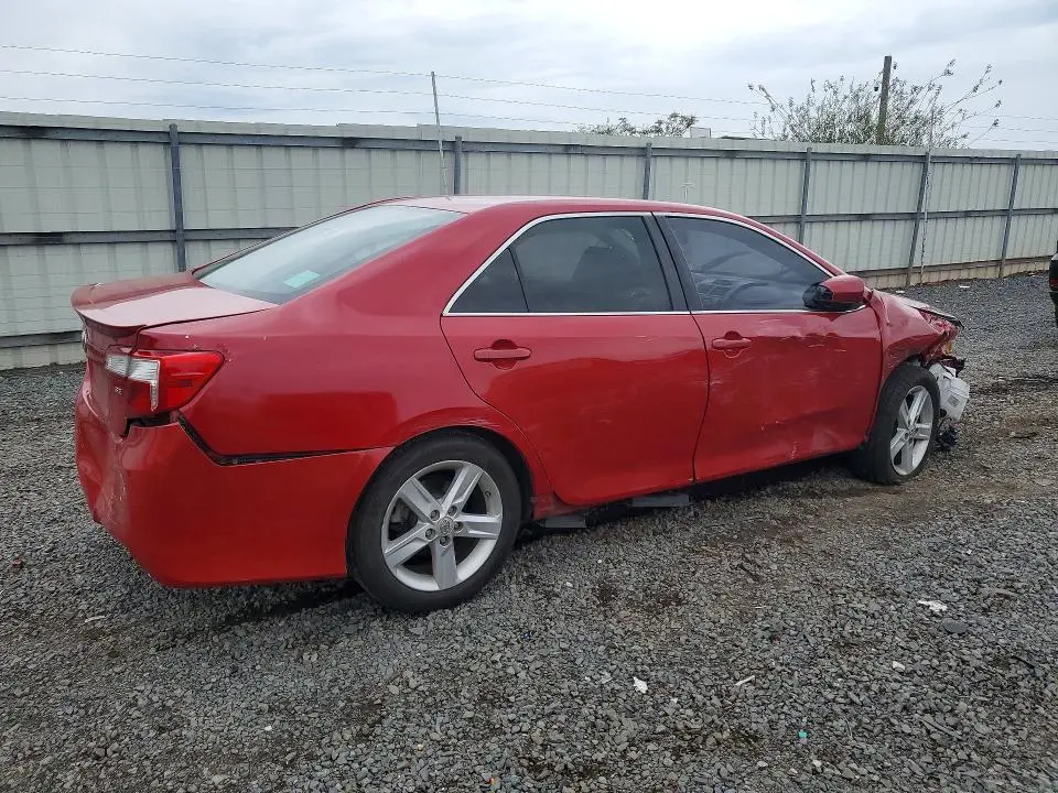2014 TOYOTA CAMRY SE  