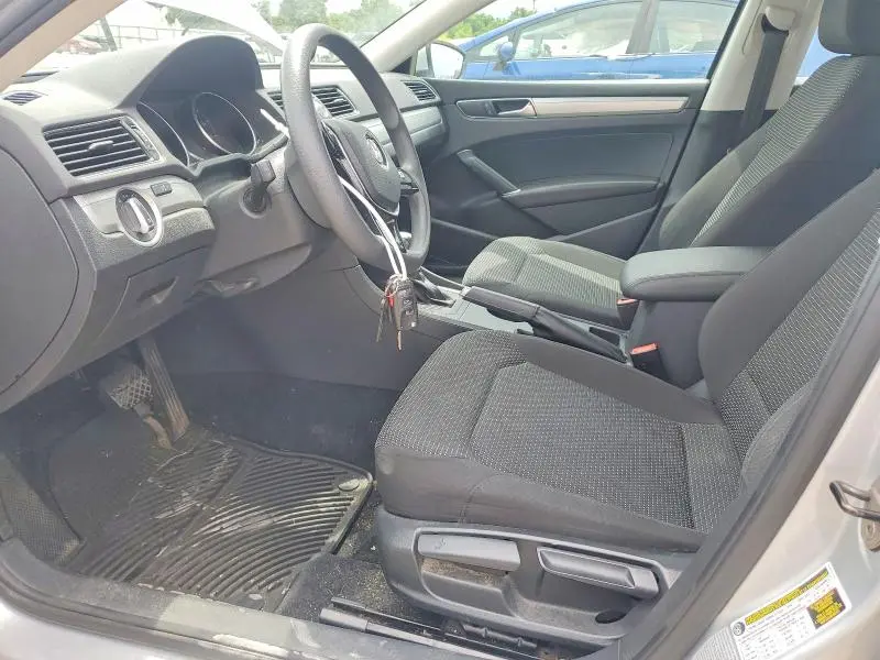2017 VOLKSWAGEN PASSAT S  