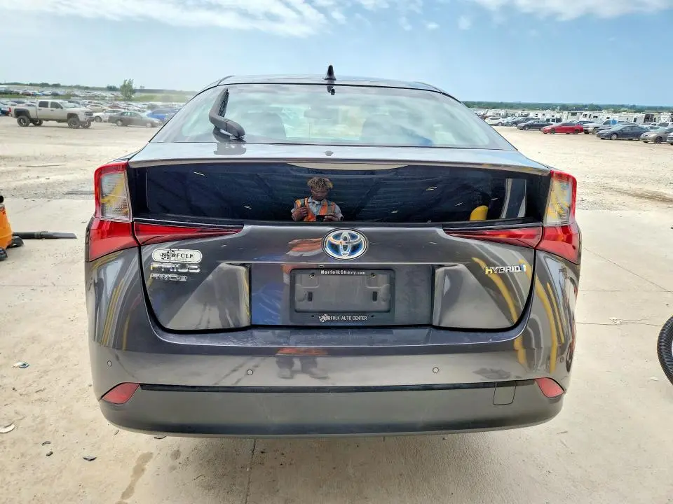 2020 TOYOTA PRIUS LE AWD-E  