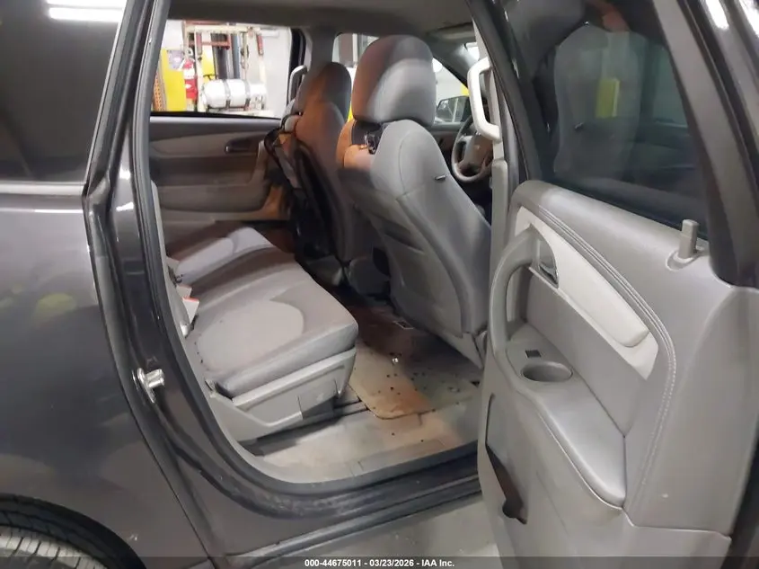 2014 CHEVROLET TRAVERSE LS