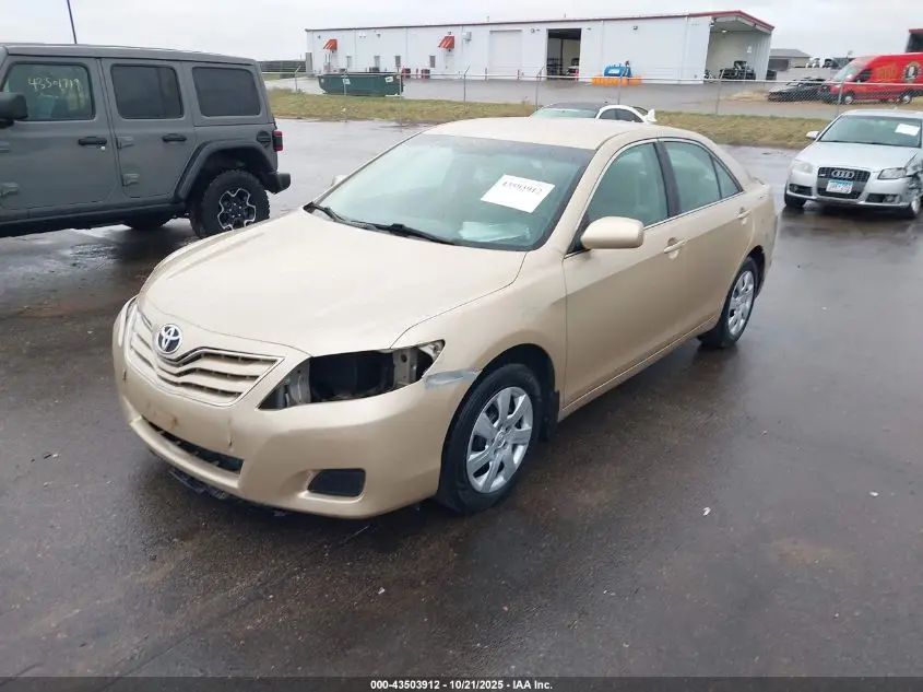 2011 TOYOTA CAMRY LE