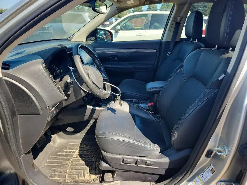 2020 MITSUBISHI OUTLANDER SE  
