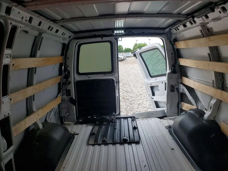 2023 GMC SAVANA G2500