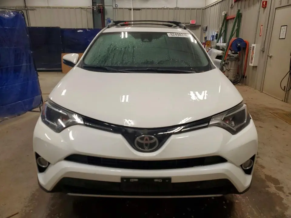 2017 TOYOTA RAV4 XLE  