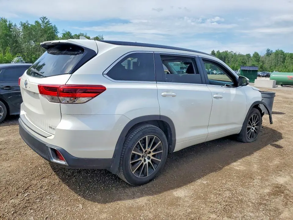 2017 TOYOTA HIGHLANDER XLE  