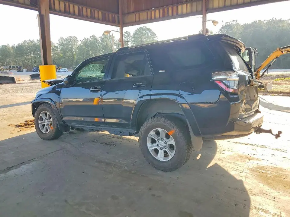 2023 TOYOTA 4RUNNER SR5  