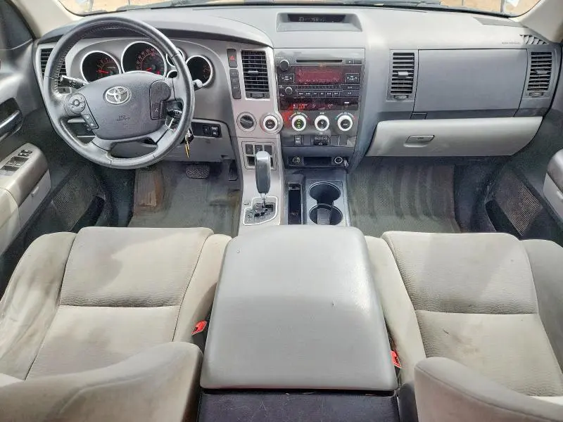 2011 TOYOTA SEQUOIA SR5  