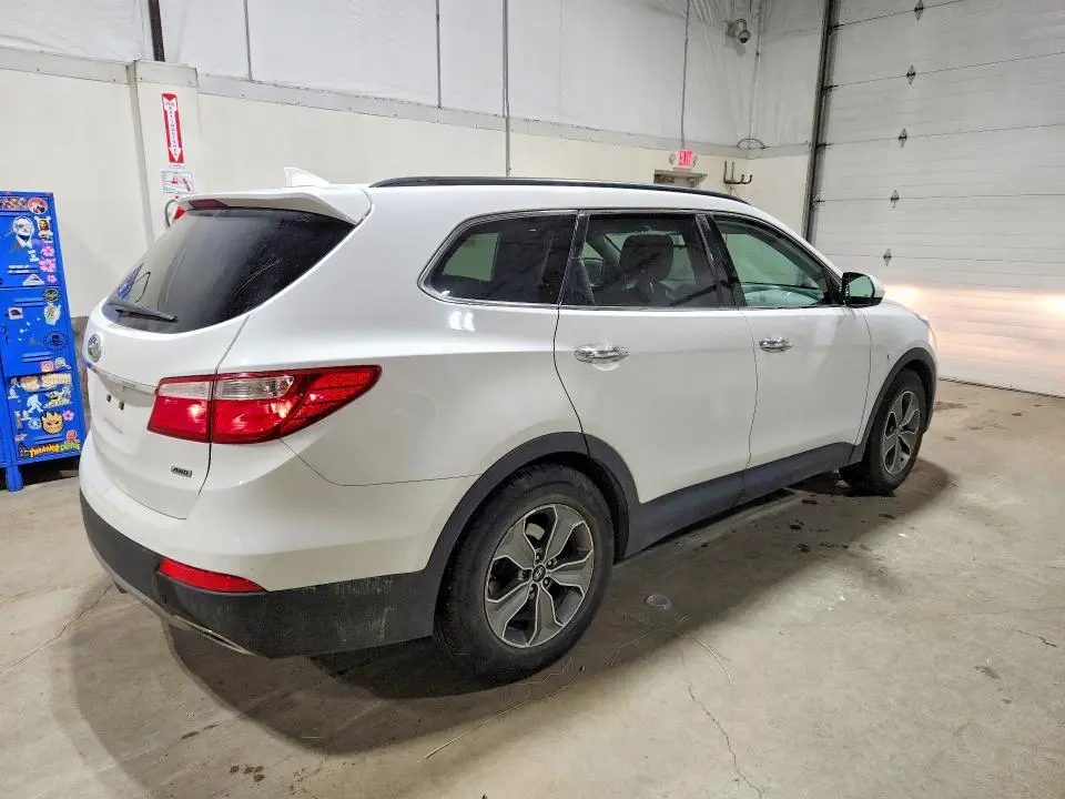 2016 HYUNDAI SANTA FE SE  
