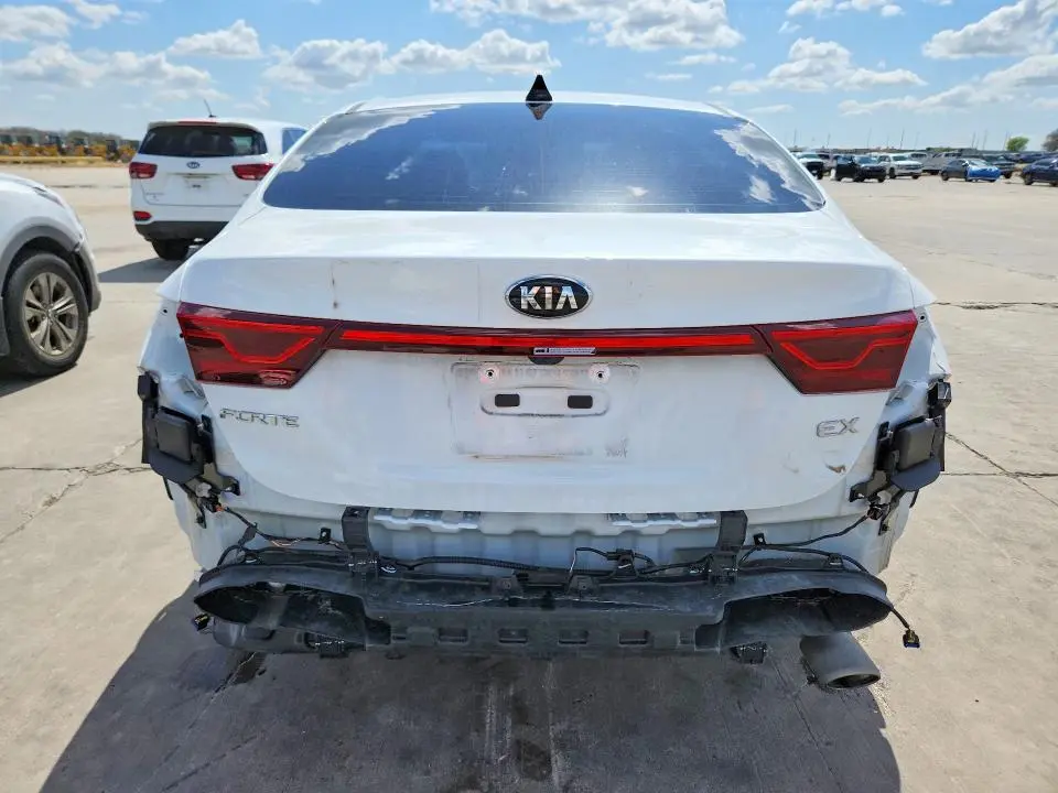 2021 KIA FORTE EX  