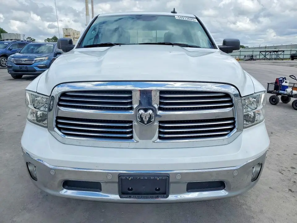 2017 RAM 1500 SLT  