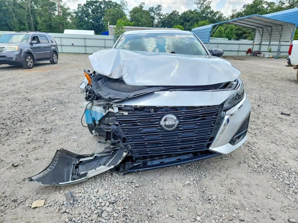 2024 NISSAN ALTIMA SV  