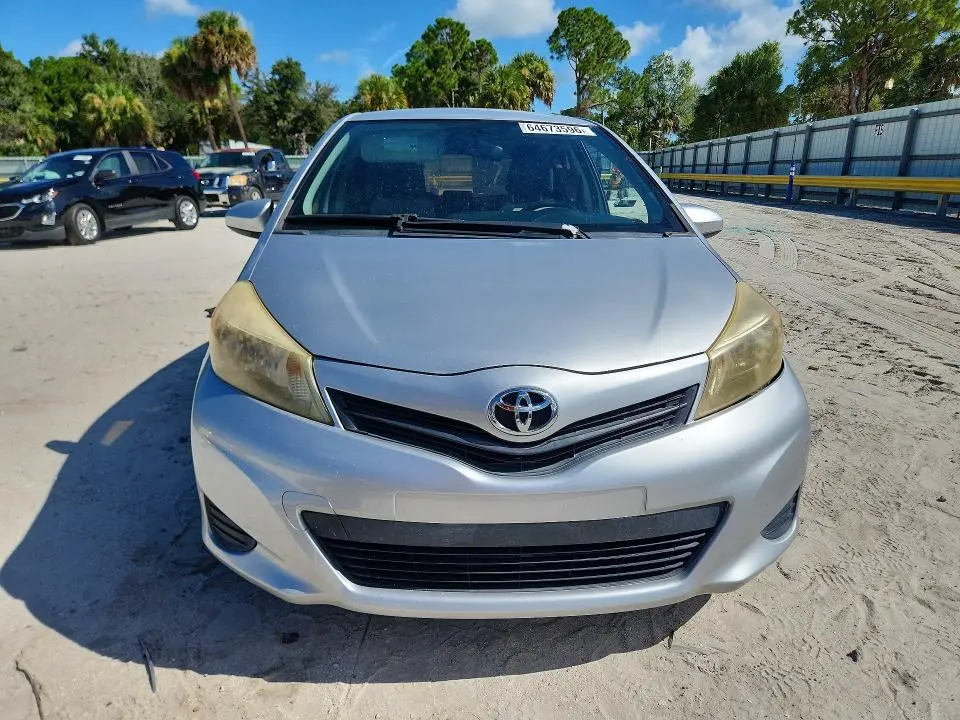 2012 TOYOTA YARIS 5-DOOR LE  