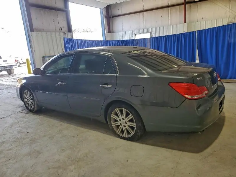 2010 TOYOTA AVALON XL  