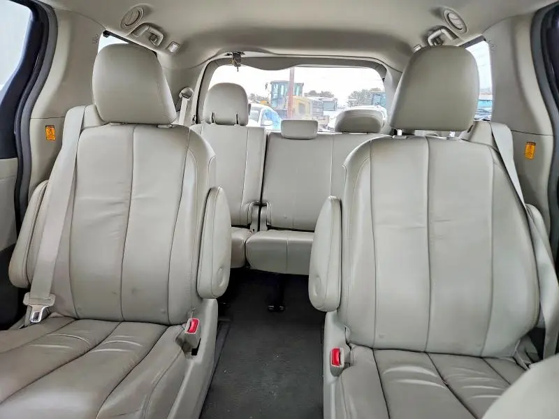 2011 TOYOTA SIENNA XLE 7-PASSENGER  
