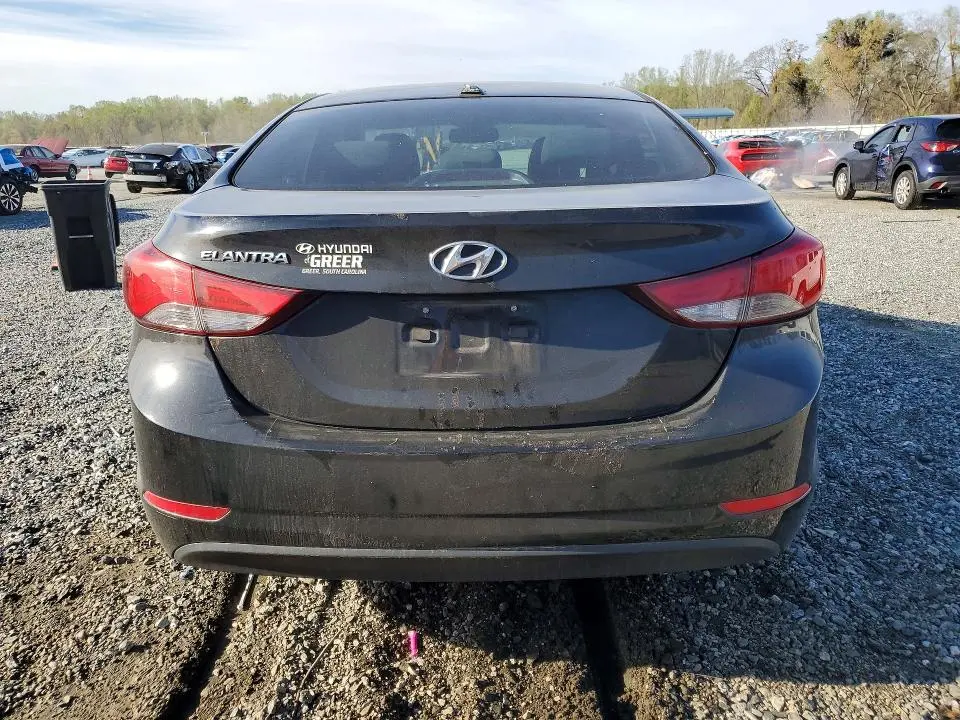 2016 HYUNDAI ELANTRA SE  