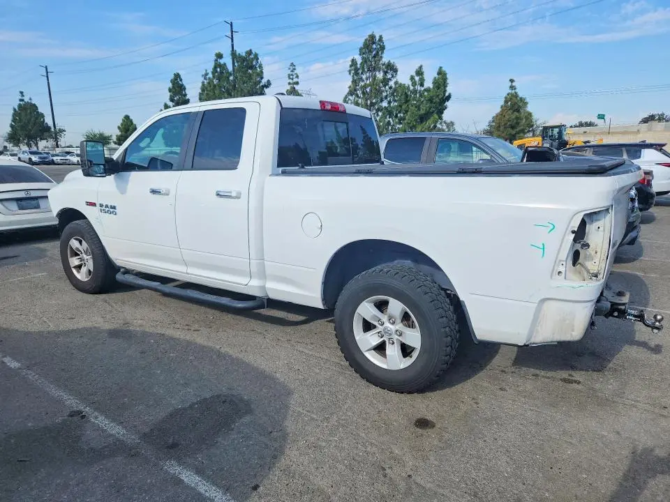 2016 RAM 1500 SLT  