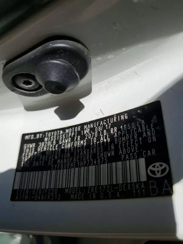 2017 TOYOTA COROLLA SE  
