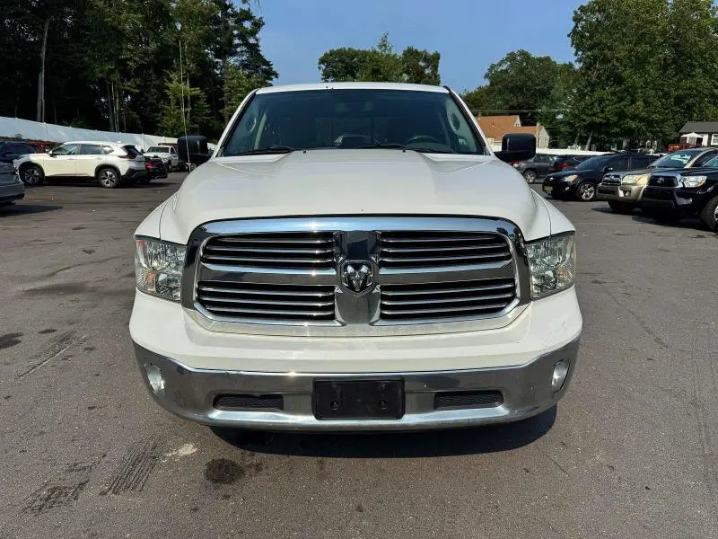 2016 RAM 1500 SLT  