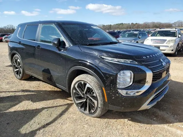2023 MITSUBISHI OUTLANDER SE  