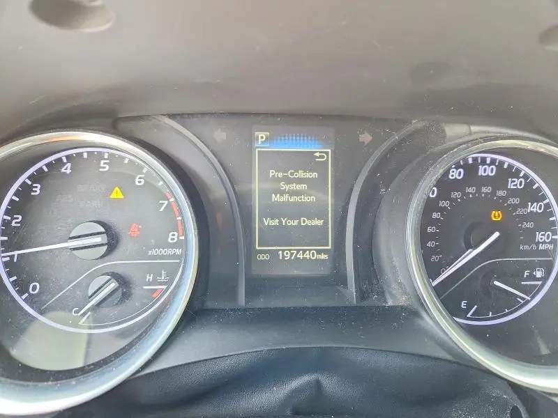 2020 TOYOTA CAMRY SE  