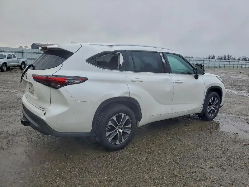 2020 TOYOTA HIGHLANDER XLE  