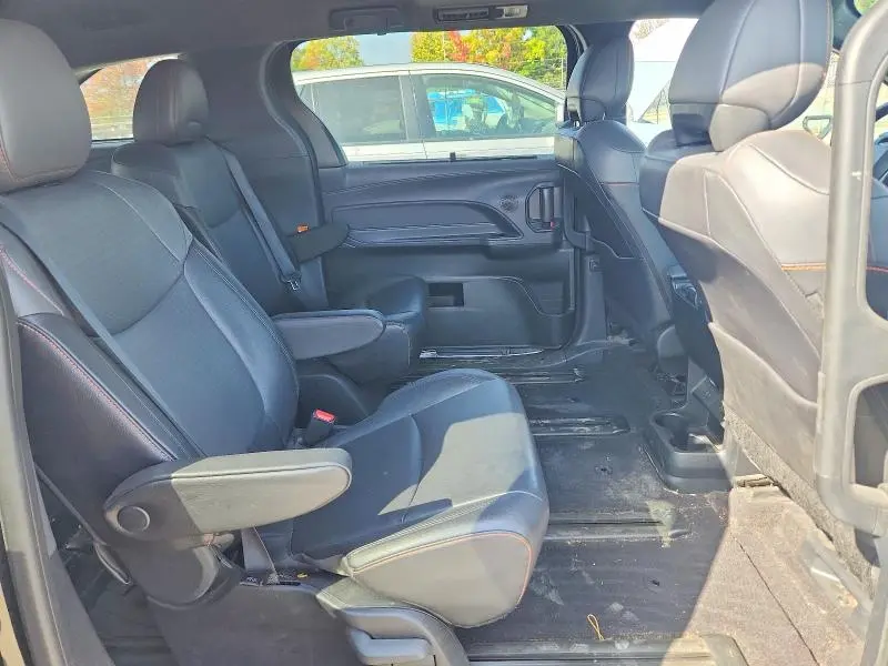 2023 TOYOTA SIENNA XSE 7-PASSENGER  