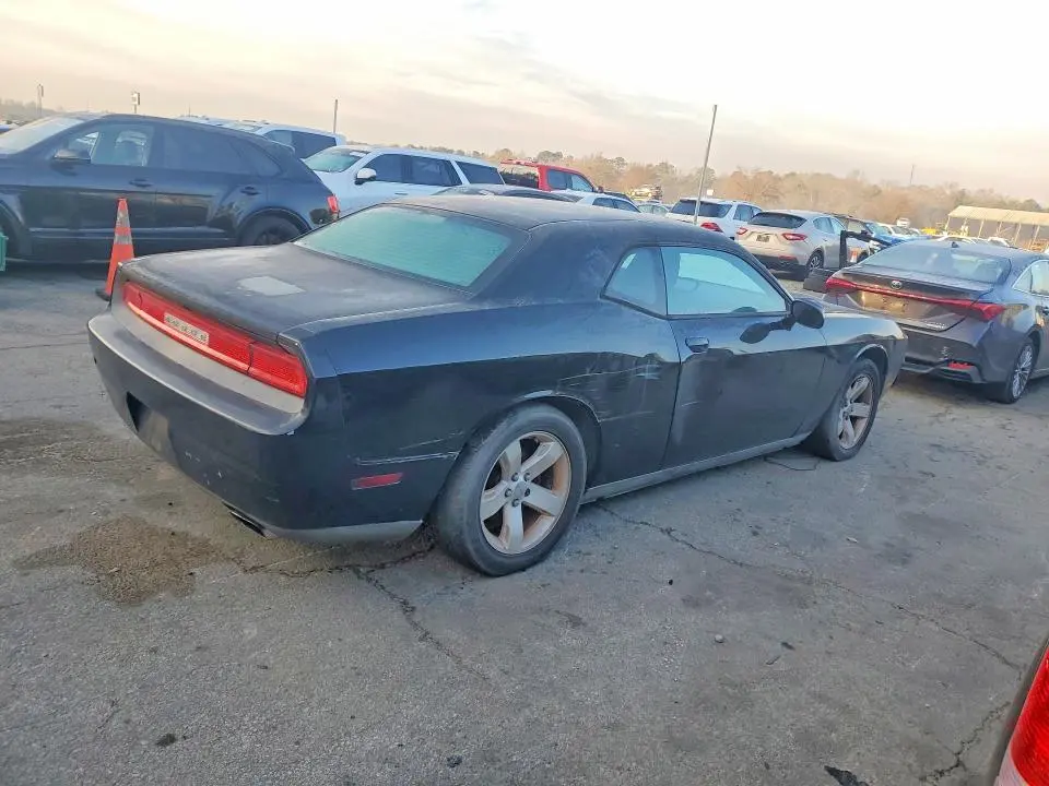 2012 DODGE CHALLENGER SXT  