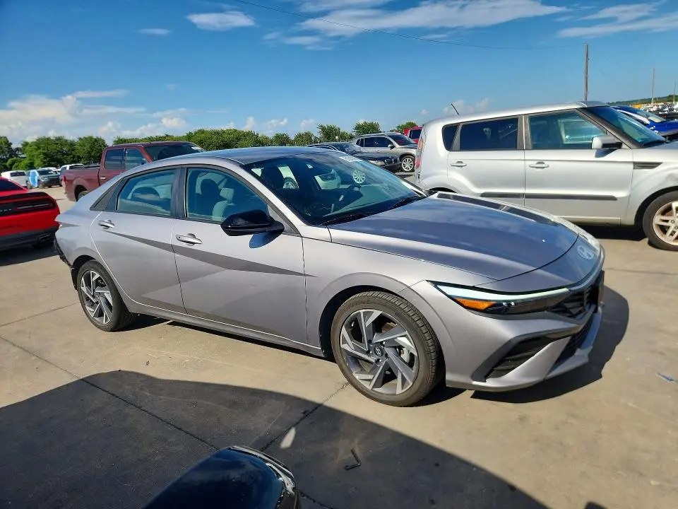 2025 HYUNDAI ELANTRA SEL SPORT  